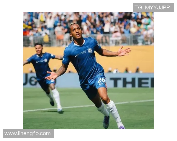 法国足球现役球星盘点有哪些球员在国际赛场上闪耀夺目