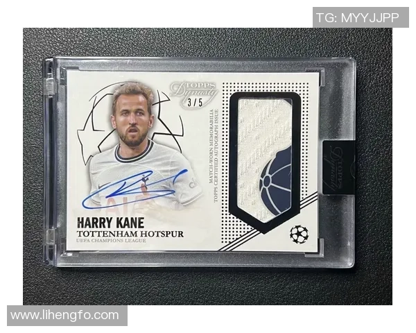 足球球星帅气外表令人赞叹，如何用英语表达其魅力