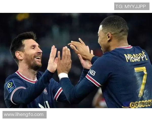 从普通球员到足球巨星的关键一射瞬间解析