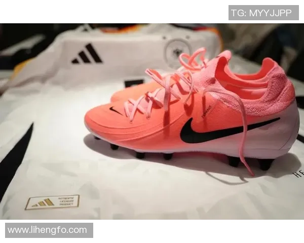 暗煞足球鞋助力球星驰骋绿茵场展现锋利攻击力与卓越控球技巧